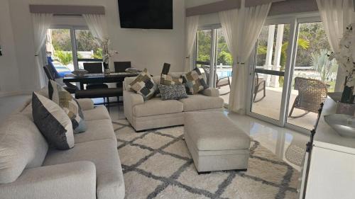 Porpoise Paradise Luxury Villa