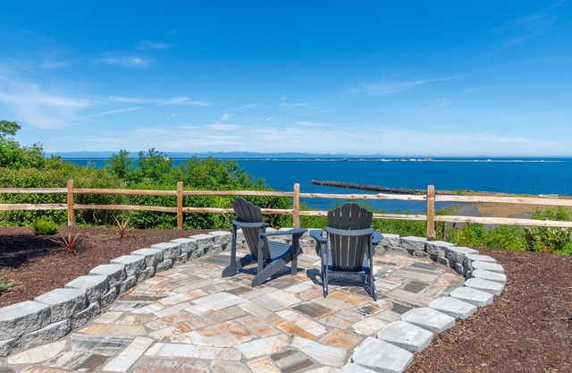 Port Angeles Mid Century Ocean lookout