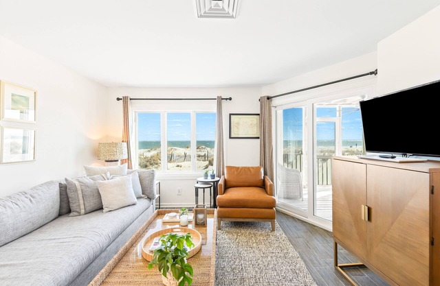 Port O' Call F102 - Oceanfront Oasis w/ Walkout!