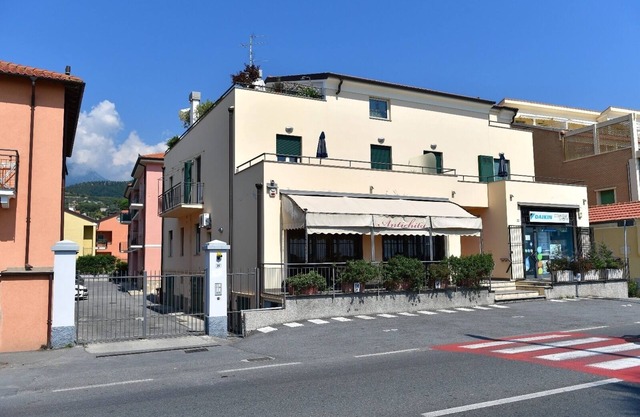 Port of Loano very close to the sea private parking