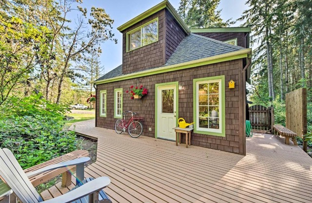 Port Townsend Cottage Near Wineries and Golf