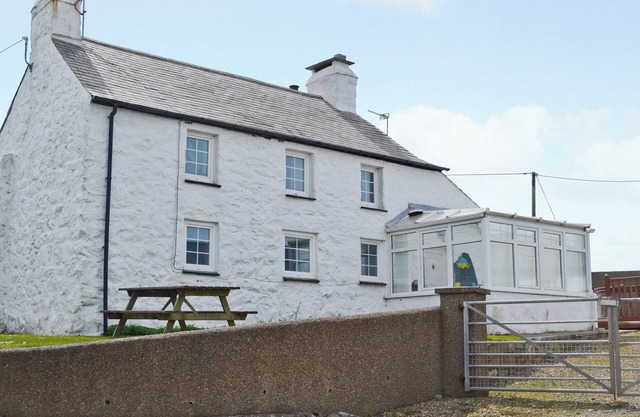 2 Schlafzimmer Unterkunft in Porth Colmon, in der Nähe von Pwllheli