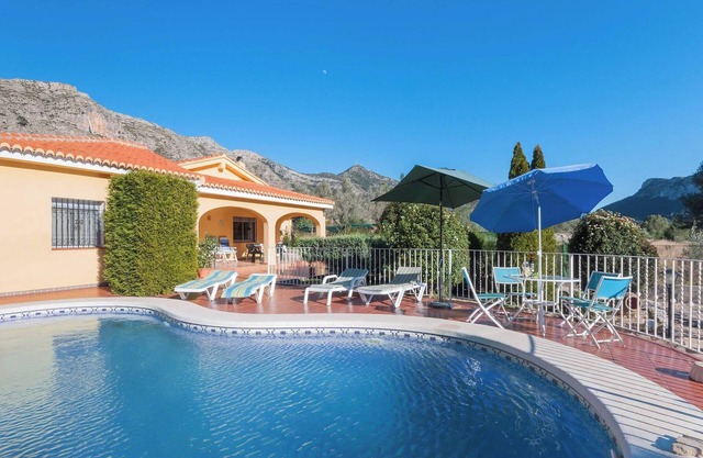 Portilet - Ferienhaus Mit Privatem Pool In Barx