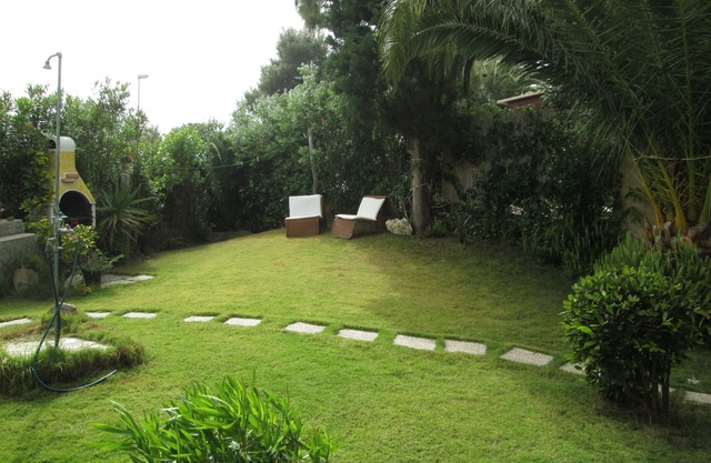 Portion of villa with garden 400 from the sea