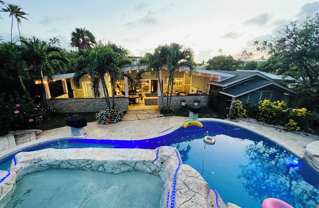 Portlock Paradise Hale | Resort-Style Pool + Lanai