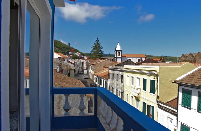 Porto Pim Guest House