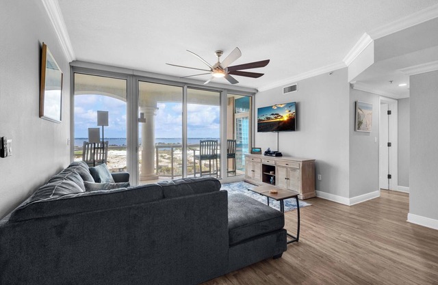 Portofino 3-606 🌴 Modern Luxury | Gulf Front Pool | Spa Amenities
