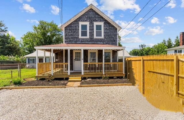 Portsmouth Beach cottage