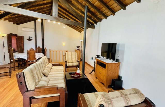 Cottage Geres fully equipped kitchen 2 bedrooms hiking trails air conditioning