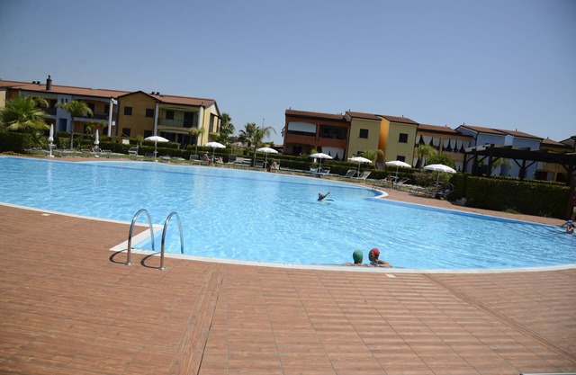 POSEIDONE-Raffinierte Wohnungen in Dorf mit Pool