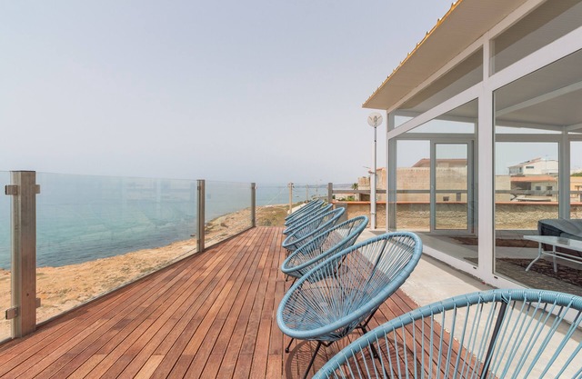 Poseidone, seafront villa with private pool in Cava d'Aliga (Scicli)
