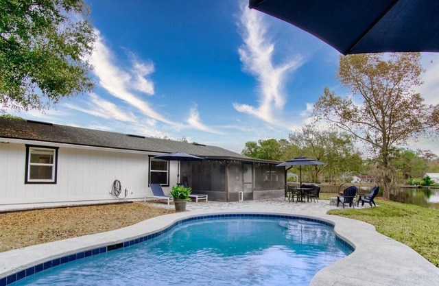 3 Bed 2 Bath -- Built 1985 Renovated 2021
