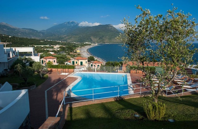 Posidonia - Wohnung mit Meerblick in der Residence le Ruve Bianche mit Schwimmbad und Privatstrand