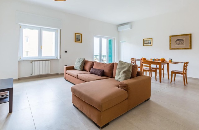 Posillipo Bright Apartment by Wonderful Italy