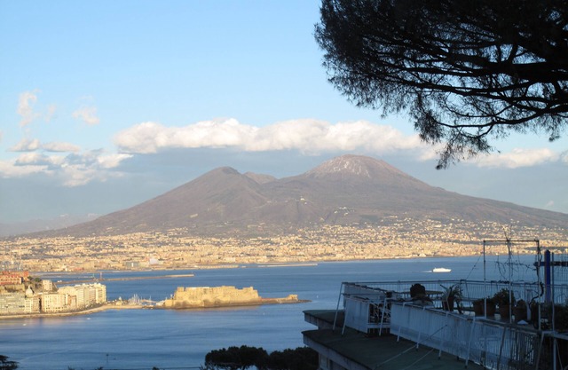 POSILLIPO "separater Eingang" FS "Studio-Apartment mit Terrasse, Ku, Bad, 3 Betten +1