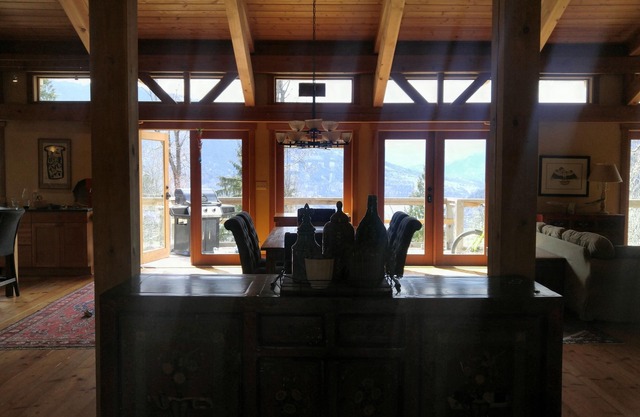 Post und Balken, schönes Haus, mit Blick auf Nelson und Kootenay See.