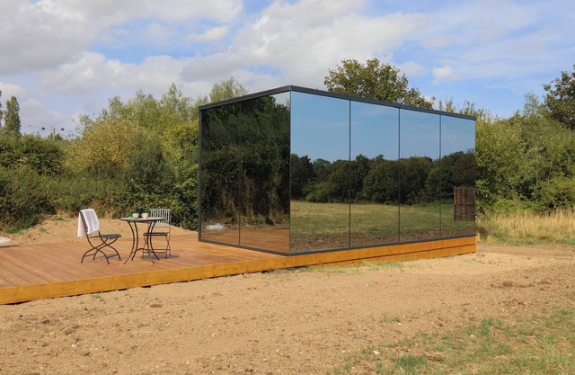 POUND FARM MIRROR HOUSES: MEADOW ÖÖD, with hot tub in Framlingham