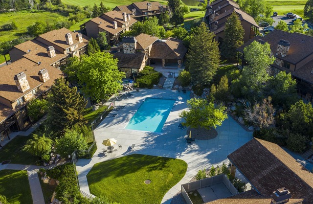 Powder Mountain Wolf Lodge 706 Condo Remodeled! Elegant! Outdoor Community Pool