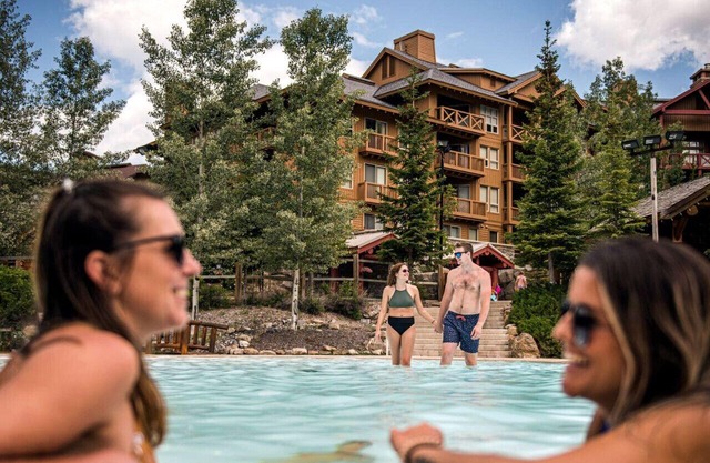 Powder Peak | Ski In-Out | Pools & Hot Tubs Access