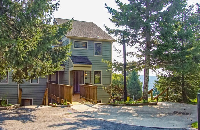 Powderidge 4 -Slope Side, Spacious 2 Br Condo