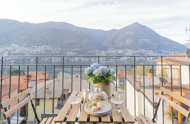 Pozzo Vertical Apartment With Garden and Parking