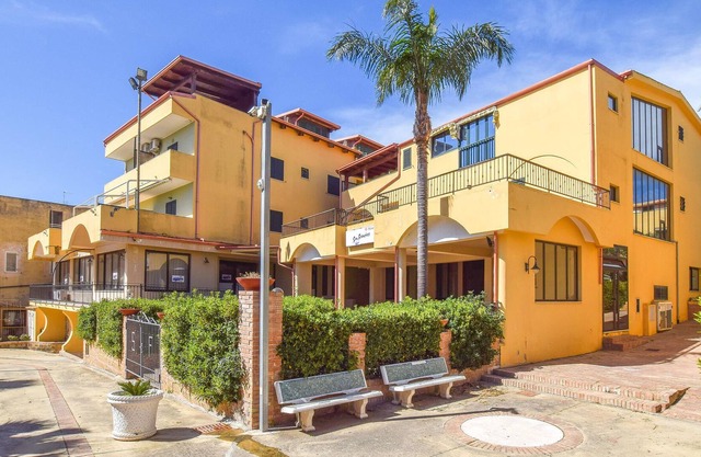 2 Zimmer Unterkunft in LE CASTELLA