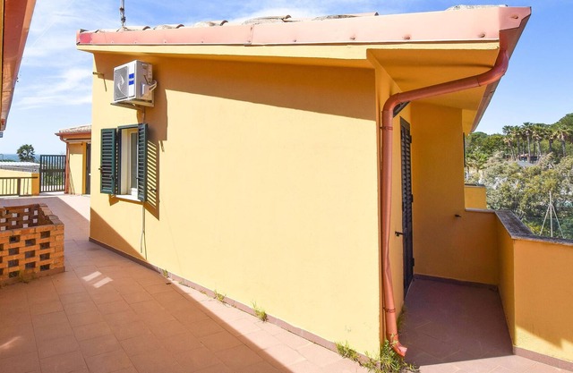 2 Zimmer Unterkunft in LE CASTELLA