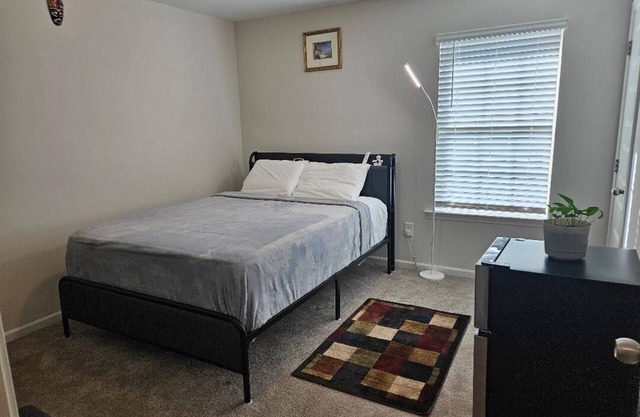 Prattville Exquisite Bedroom and WiFi