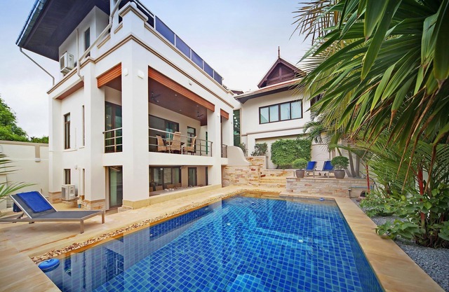 Pratumnak Goldener Engel Pool Villa