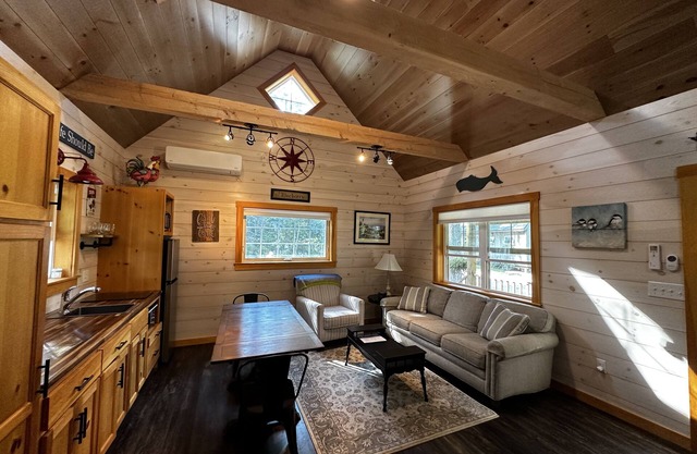 Premier Cottage w/NEW ADDITION! Great for large families/multiple couples