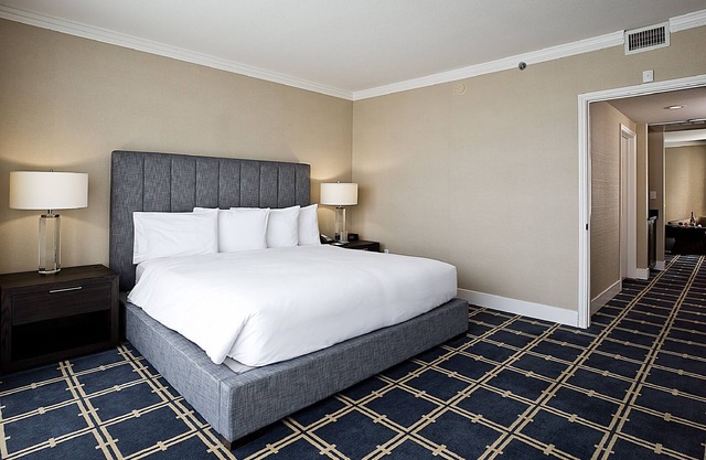 Premier Fireplace Suite King at The Grand Hotel, Onsite Pool, Free Parking