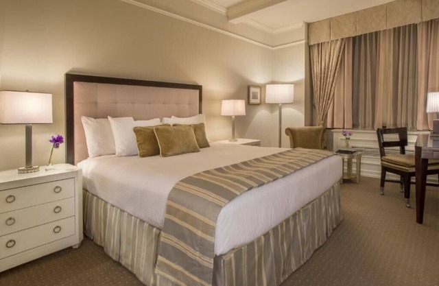 Premier King Room Near Warwick Skate Park NYC