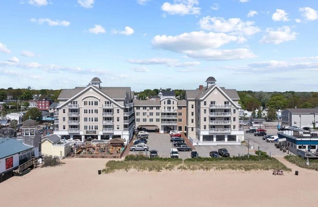 Premier Ocean-Side 2BR at Grand Victorian
