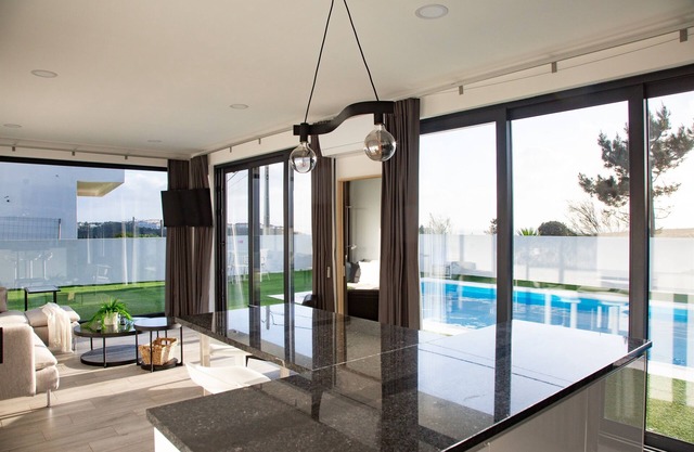 Premier Palaca: ground floor, walk to reserve, Riberira d'IIlas, town of Ribamar