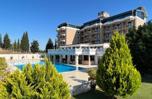 Premier Vista Hotel