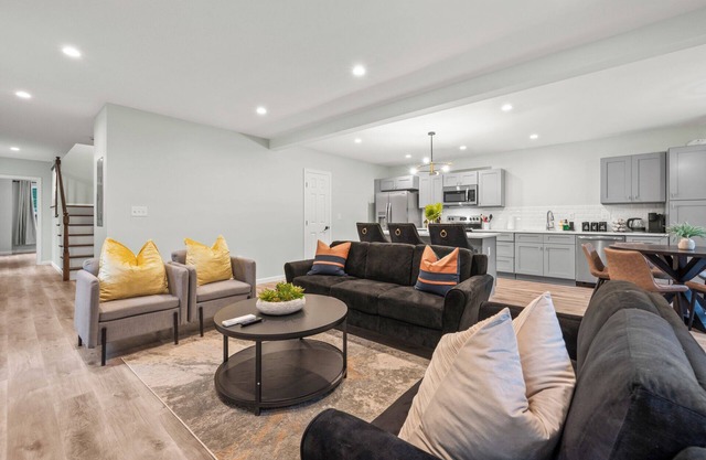 Premium 3-Story Townhome | Perfect for Large Groups