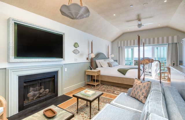 Premium King | Beach Access + Award-Winning Spa