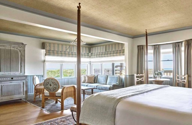 Premium King | Oceanview + Award-Winning Spa