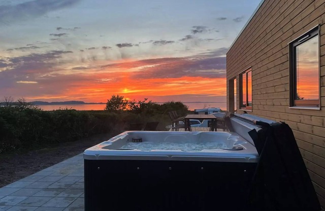 Premium-Limfjord-Hütte mit Outdoor-Spa für 5 Personen