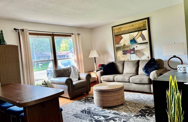 Premium Location,, Apple Valley Home on Scott Park!