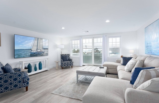 Premium Ocean View Condo (1,250 sq.ft.)