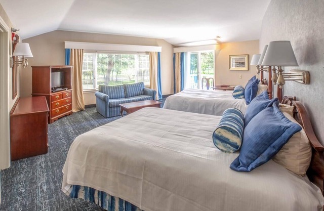 Premium Suite 2 Queens at Blue Rock Resort, Outdoor Pool, Golf Course Nearby