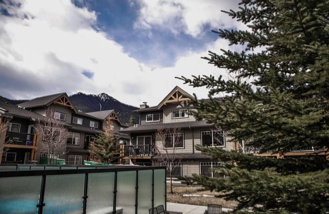 Executive Style Suite, Premium Stayz Canmore