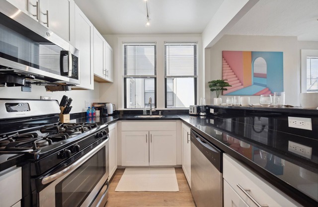 Presidio Hts 1 BR w/Office by Anyplace - 11635