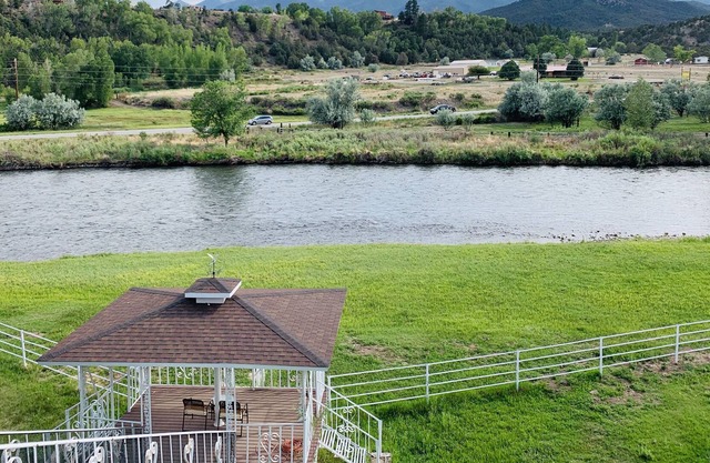 Prestige Mountain View with a relaxing Waterfront River