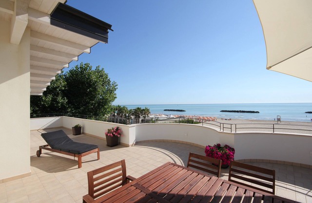 Renommierte Penthouse-Wohnung mit Blick auf das Meer