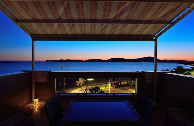Repräsentatives Penthouse am Meer mit atemberaubendem Panoramablick - Wi-Fi