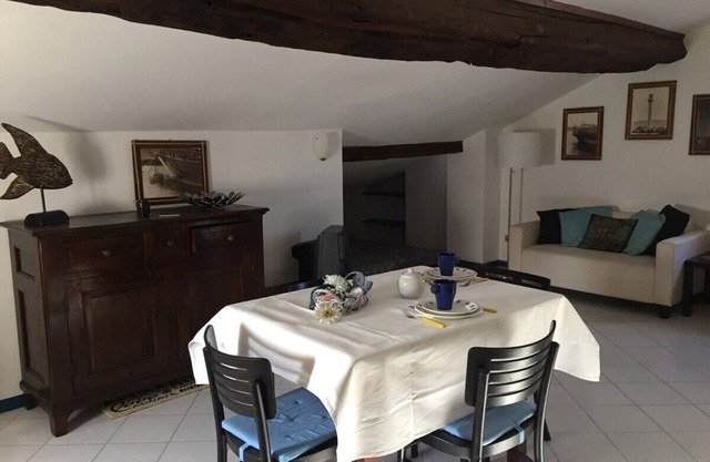 PRETTY AND VERY CENTRAL ATTIC ONE STEP FROM THE SEA