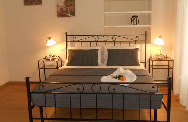 SEHR SCHÖNE WOHNUNG IM HERZEN VON PIETRASANTA "LE MUSE"