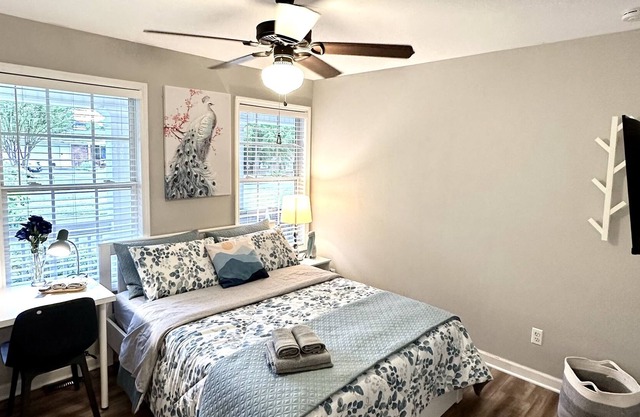Pretty Bedroom near Sugar Hill